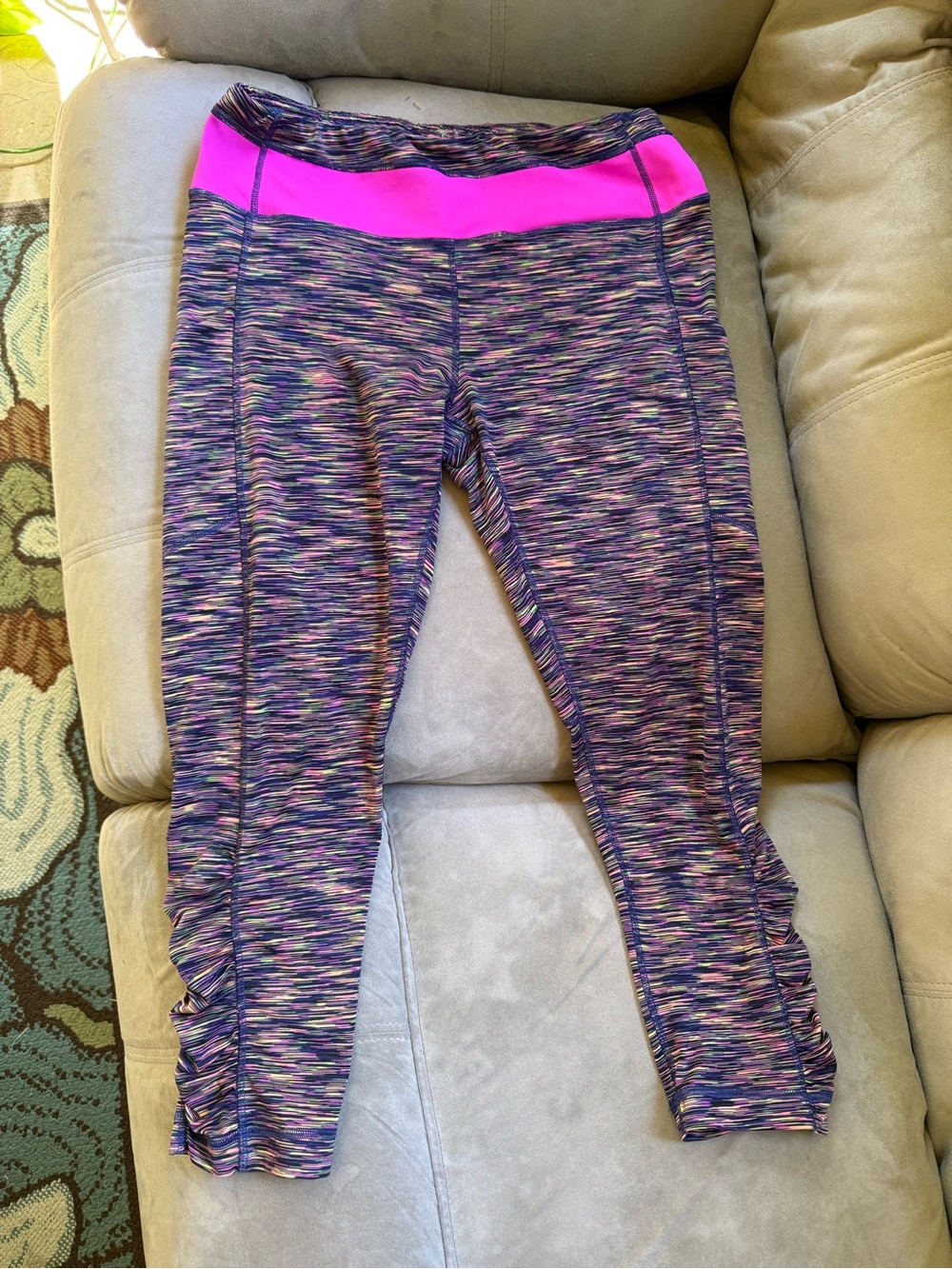 90 Degree By Reflex Purple and Pink Space-Dye Capri Leggings with Ruching